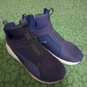 Women's Size 6 Puma's